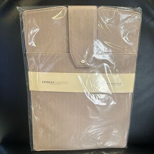 LINDSAY ALBANESE LIMITED EDITION DAILY LAPTOP CLUTCH / New in Plastic